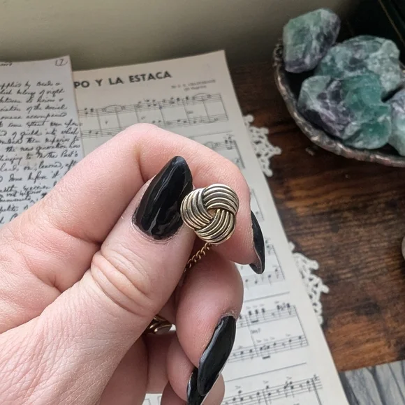 Gold Swirl Tie Pin - Picture 3 of 6